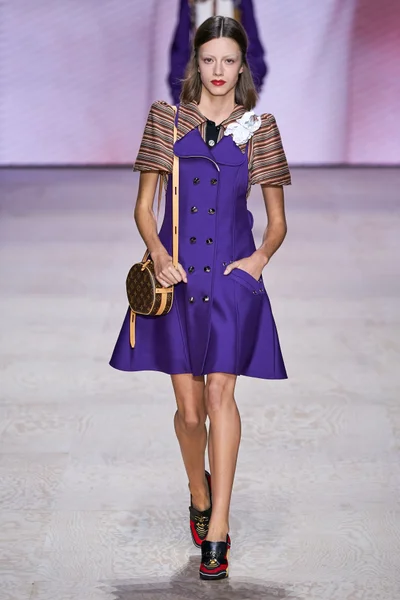 Look 29